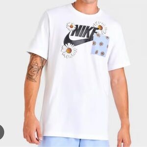 Nike White Graphic Men's T-Shirt
